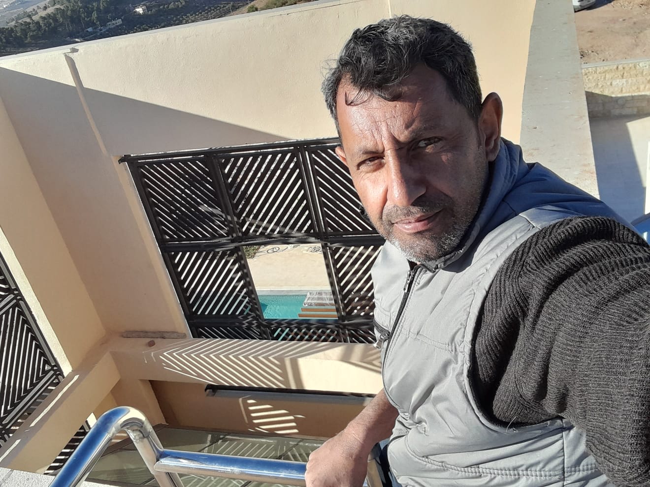 من أعمال الستانلس ستيل في مؤسسة أرياف الأردن الصناعية